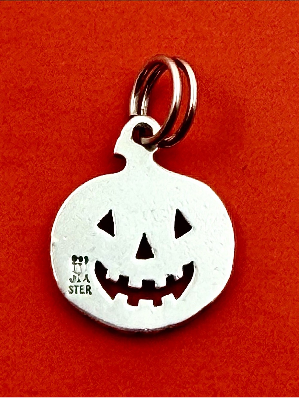 James Avery Sterling Silver PUMPKIN Charm - Picture 2 of 2